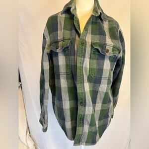 Gander Mountain Guide Series heavyweight flannel, spare buttons attached to tag